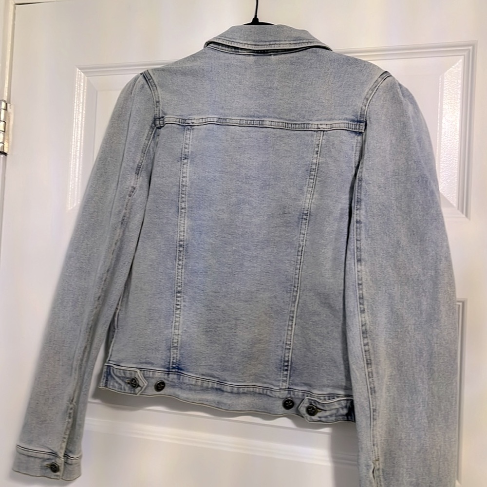 Lily & Lottie NWOT Denim Blue Women's Jacket with Puff Shoulders and Pockets - Picture 6 of 8